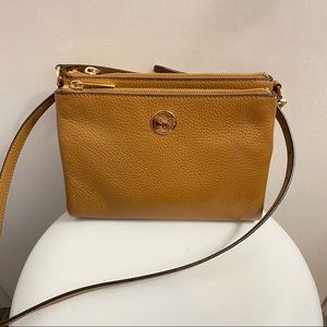 BROWN MICHAEL KORS SMALL CROSSBODY PURSE